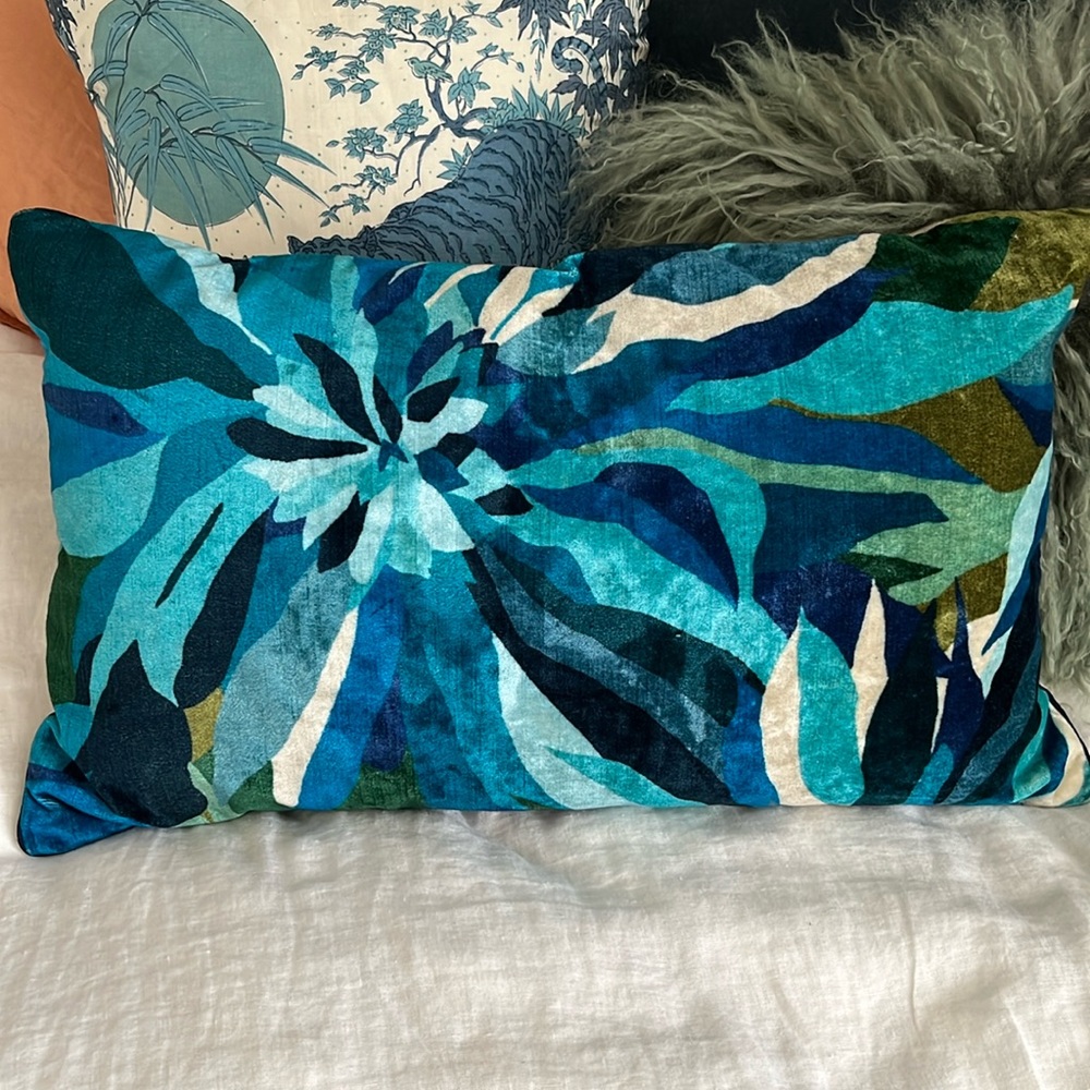 IOSIS Paris Decorative Lumbar Pillow